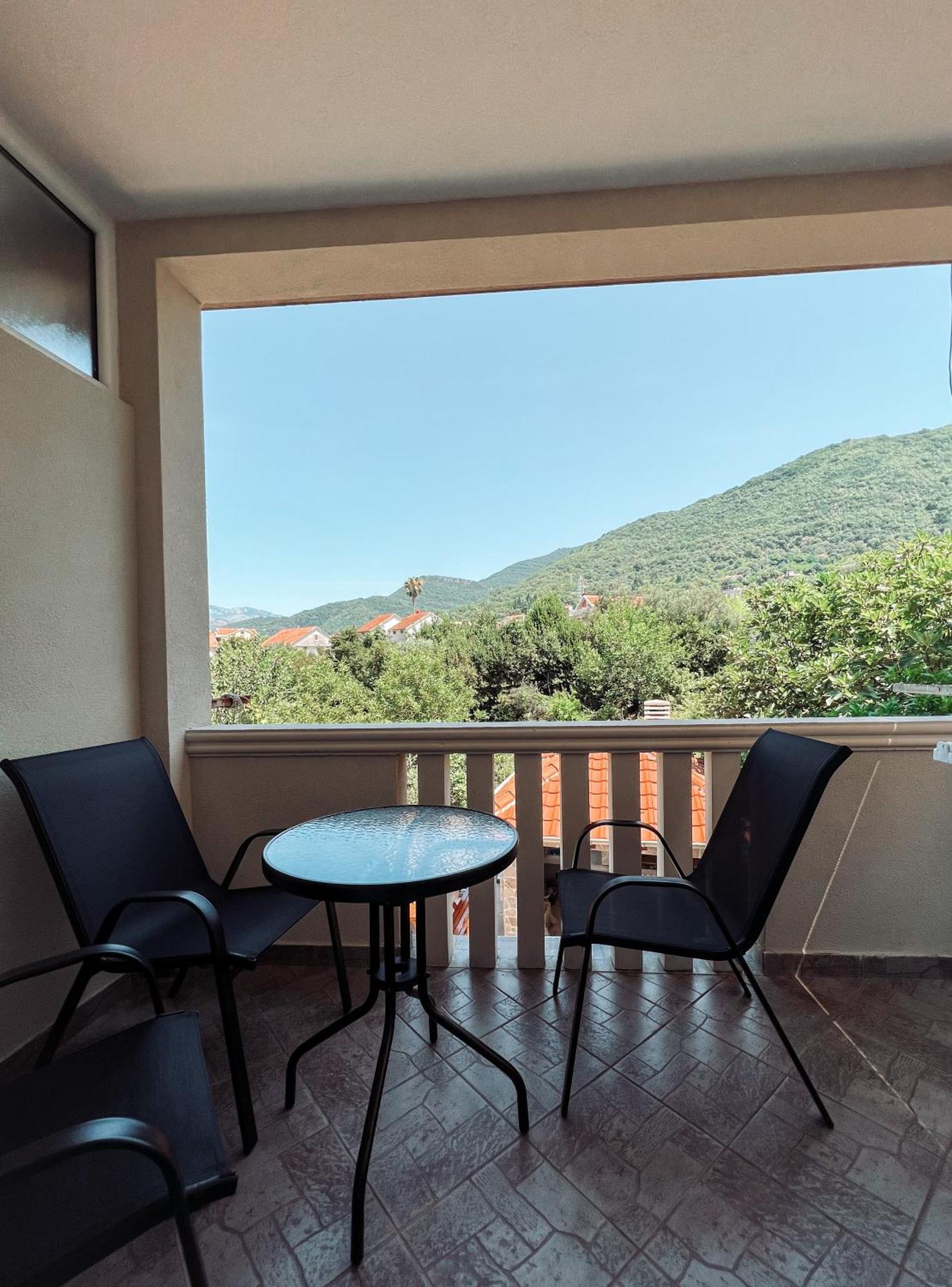 Mavalux Apartments Tivat Exterior foto